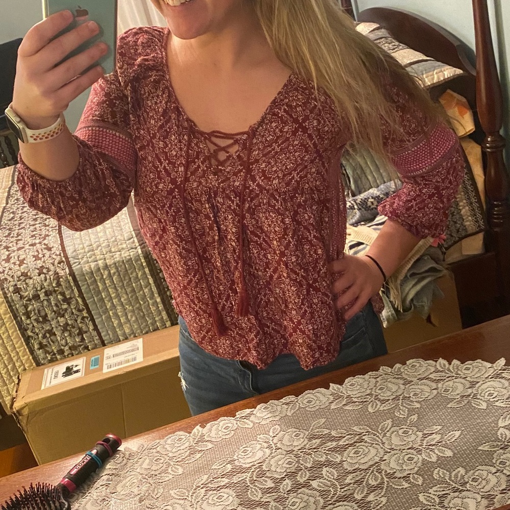 American Eagle Flowy Top - Picture 2 of 8